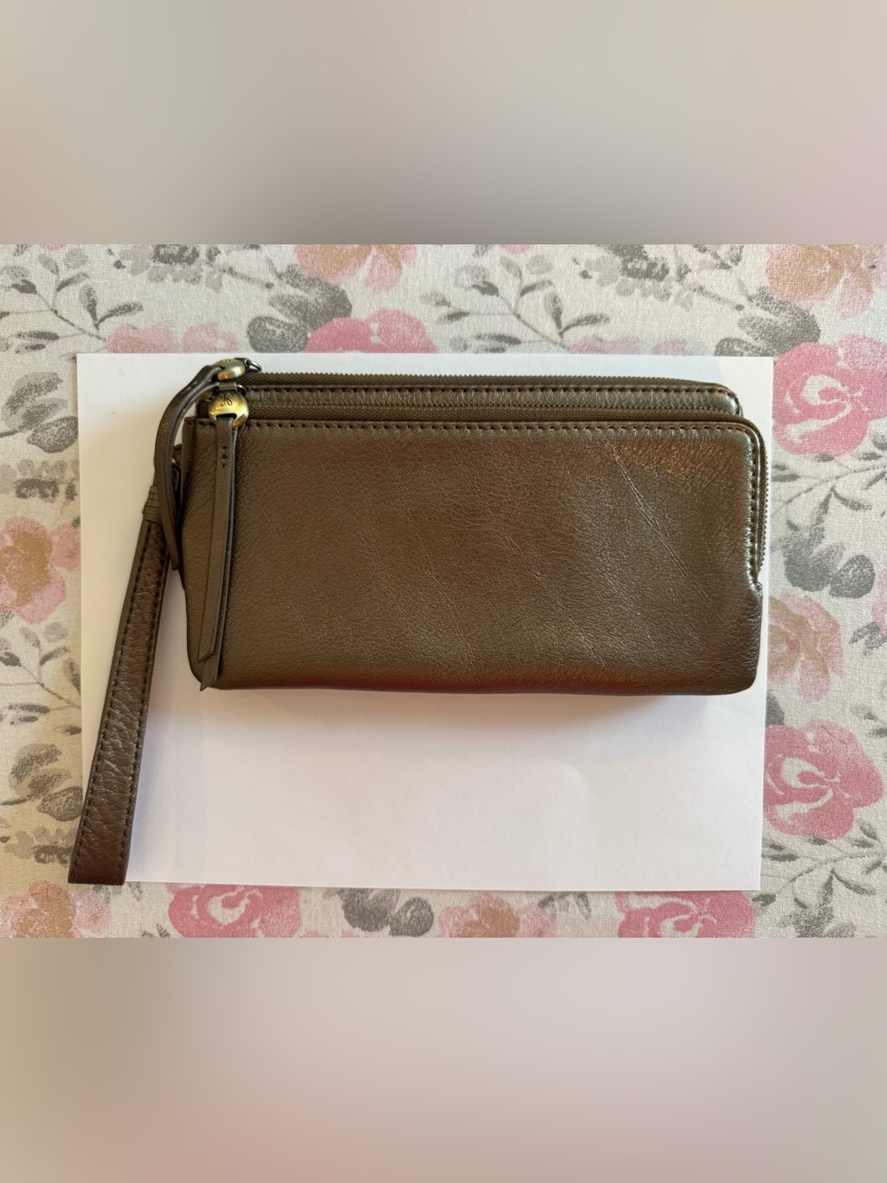 HOBO Dayton Wristlet Pebbled Metallic Leather Pewter-NWOT